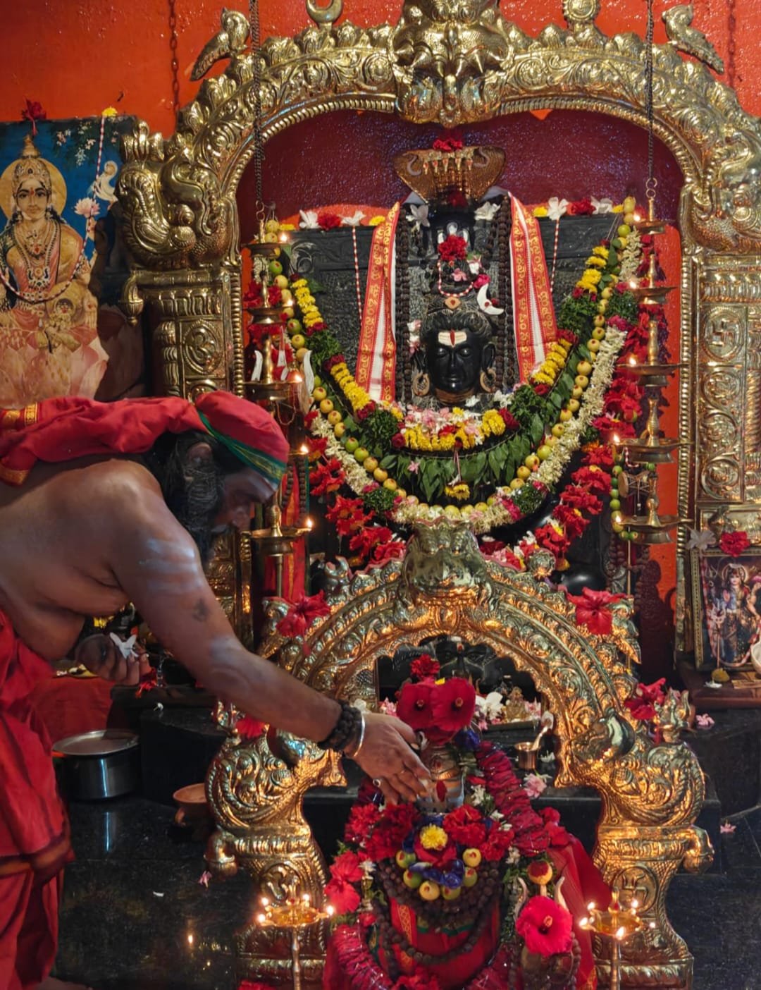 శివపరాశక్తి పీఠం లో శివయ్యకి విశేష అభిషేకాలు సప్త హరతులు